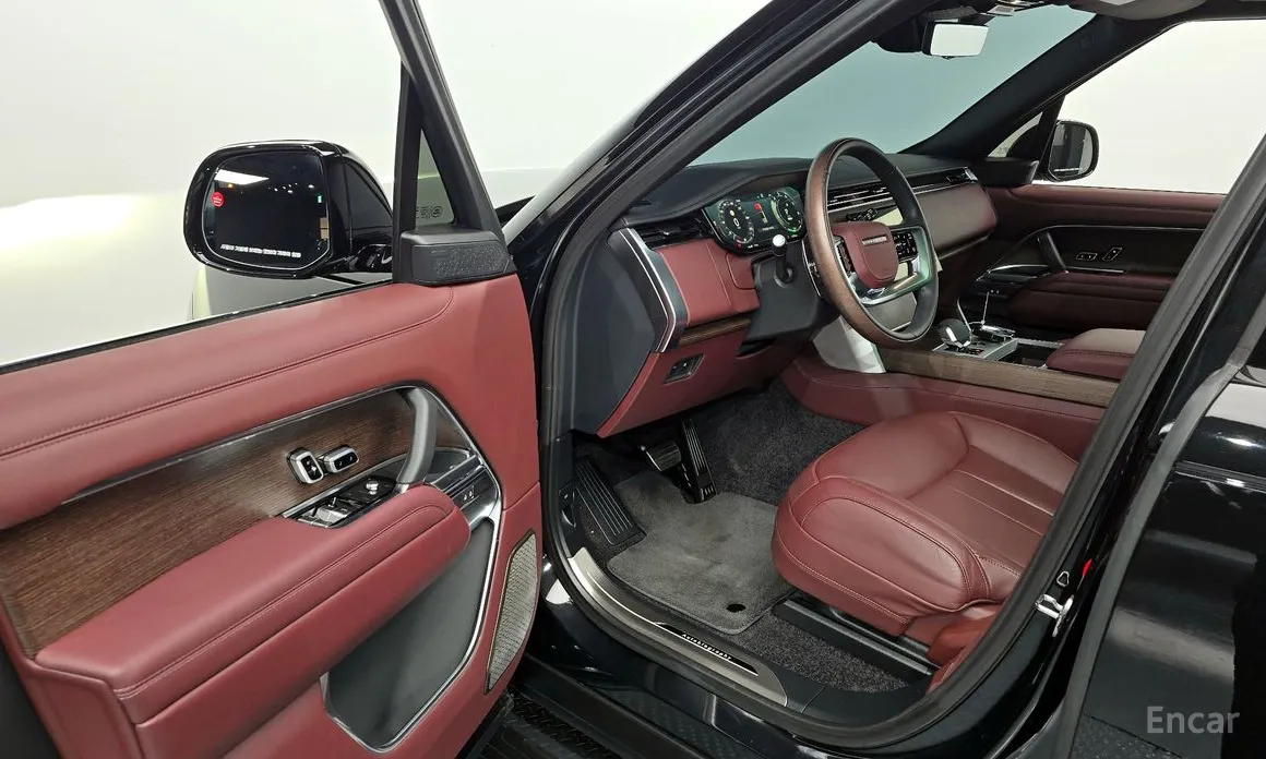 Land Rover Range Rover 2022 P550E AB