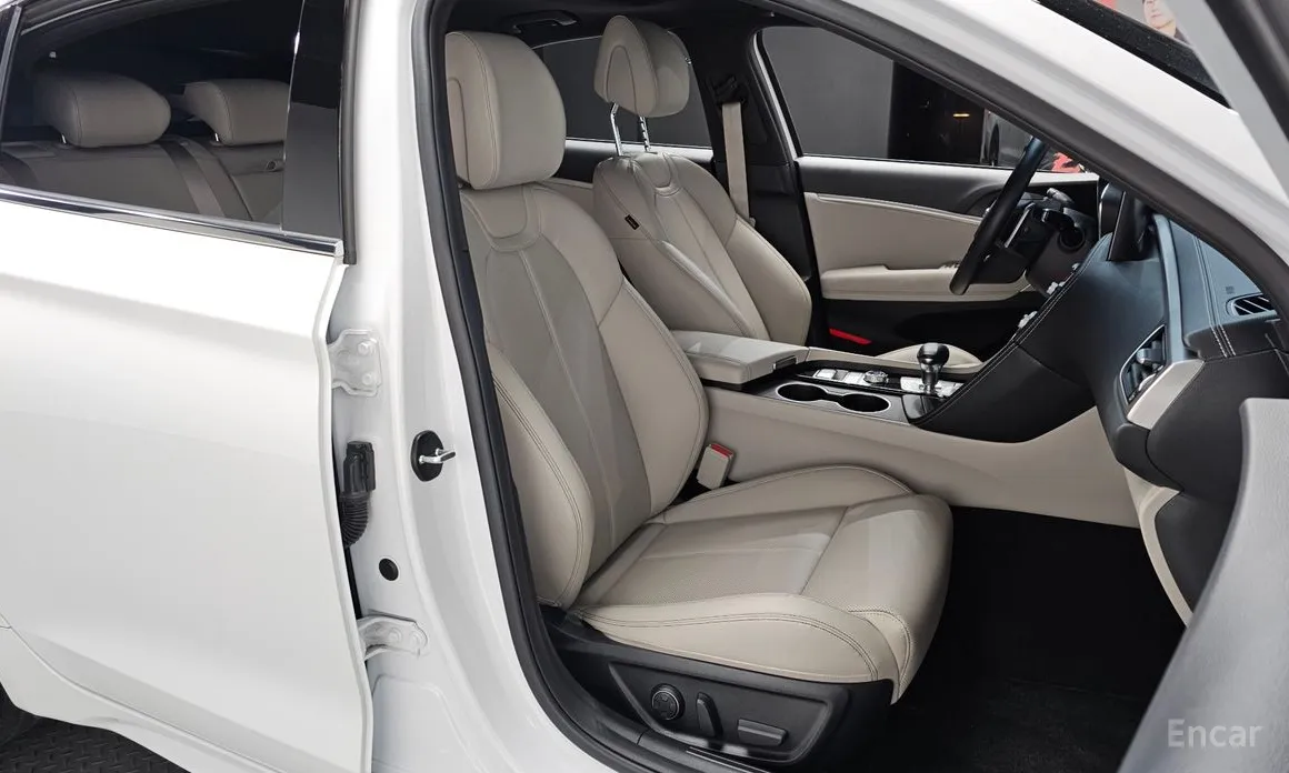 Genesis G70 2022 Gasoline 2.0T 4WD