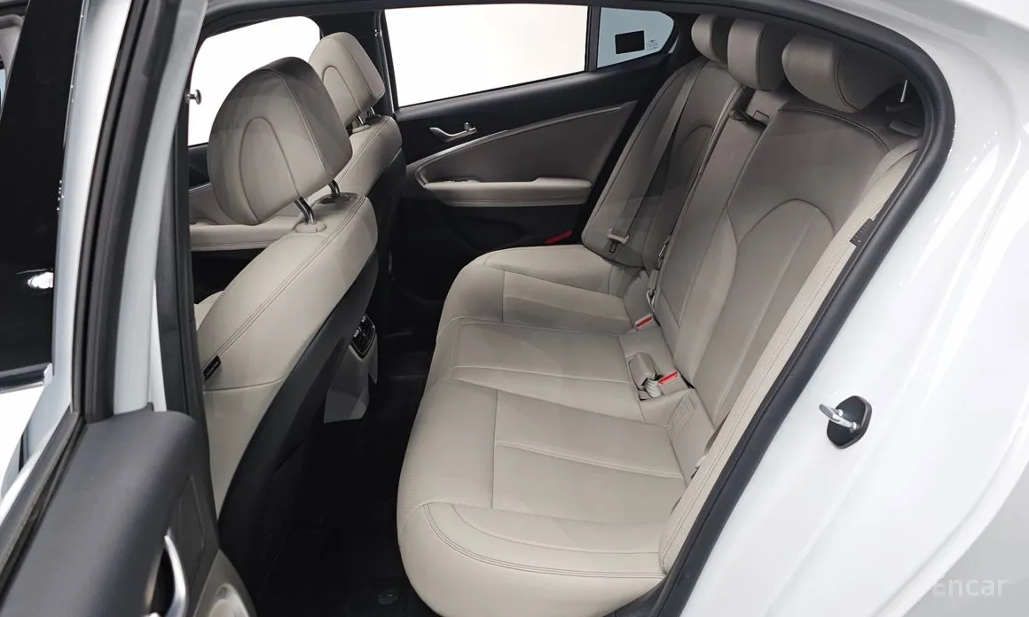 Genesis G70 2022 Gasoline 2.0T 4WD