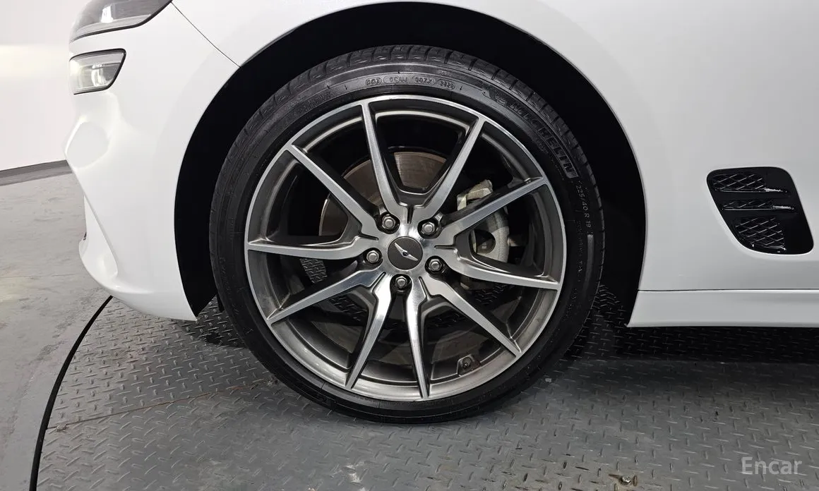 Genesis G70 2022 Gasoline 2.0T 4WD