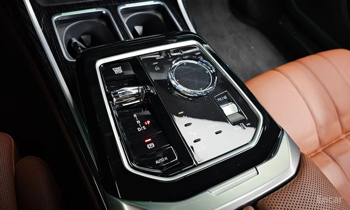 BMW 7 Series 2022 740d xDrive M Sport