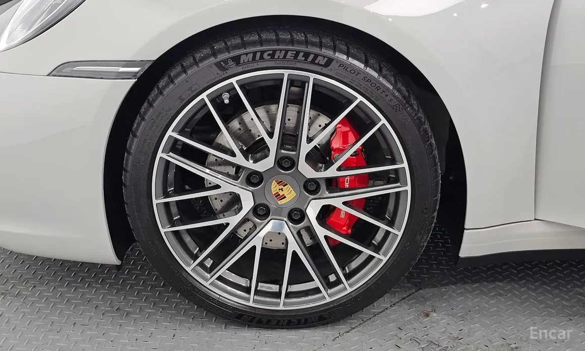 Porsche 911 2019 Carrera 4S Cabriolet