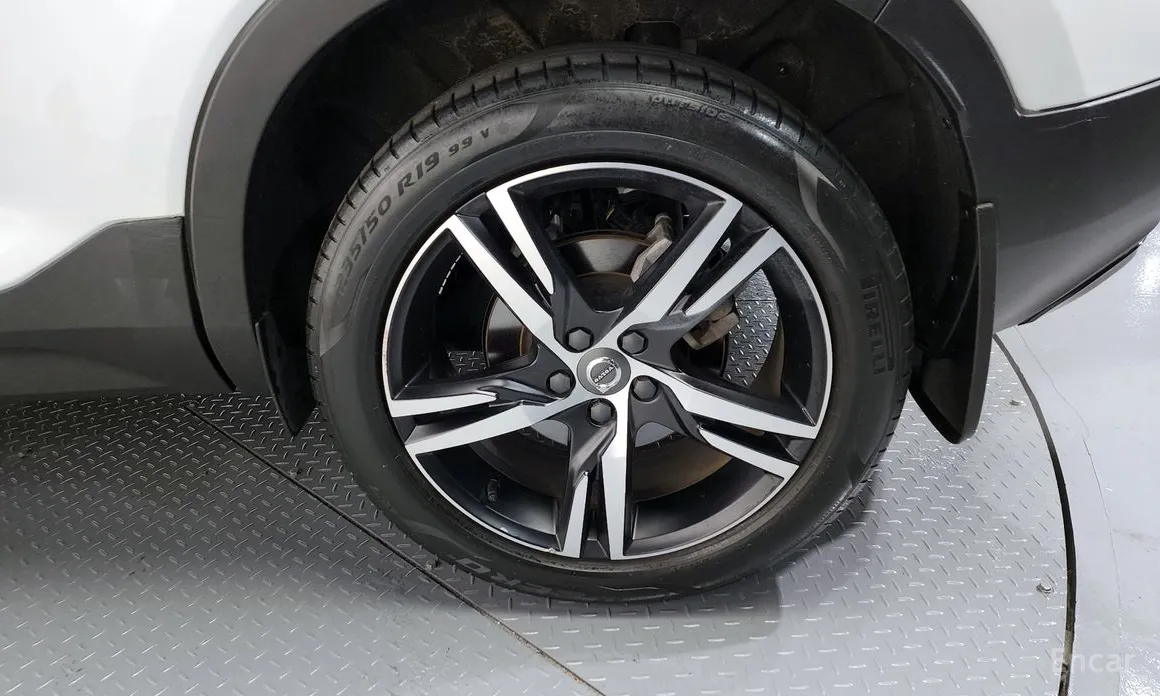 Volvo XC40 2018 B4 R-Design