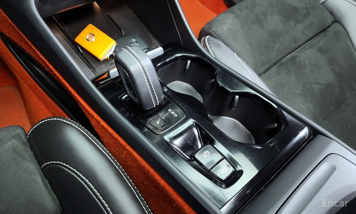 Volvo XC40 2018 B4 R-Design