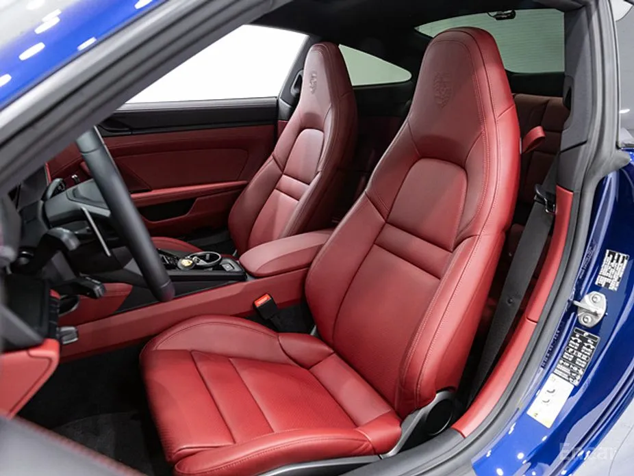 Porsche 911 2019 Carrera 4 GTS