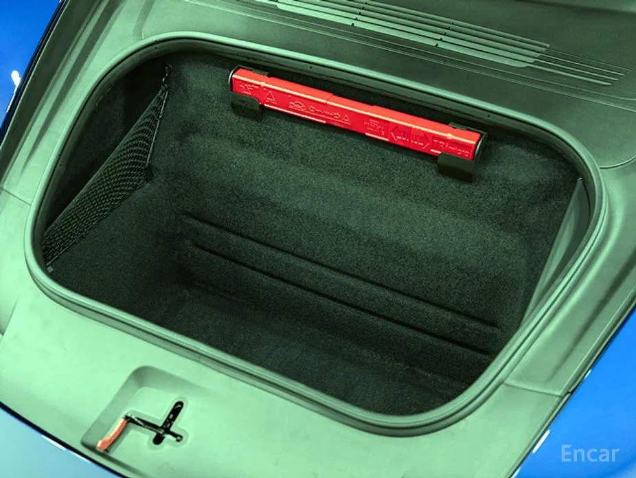 Porsche 911 2019 Carrera 4 GTS