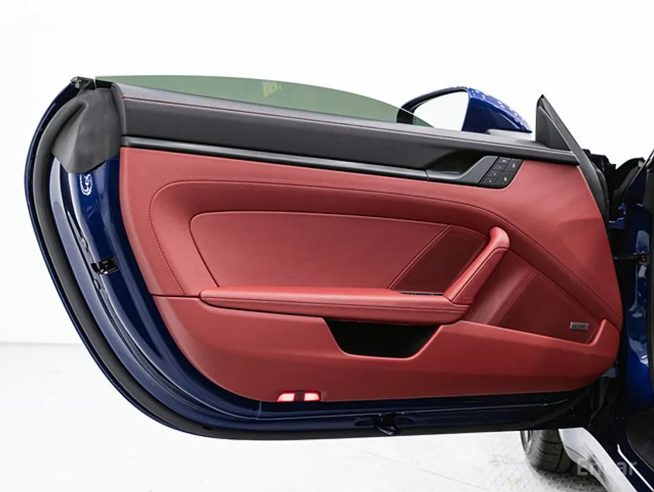 Porsche 911 2019 Carrera 4 GTS