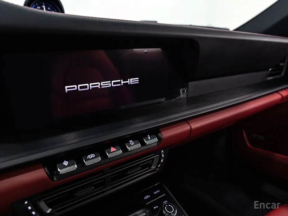 Porsche 911 2019 Carrera 4 GTS