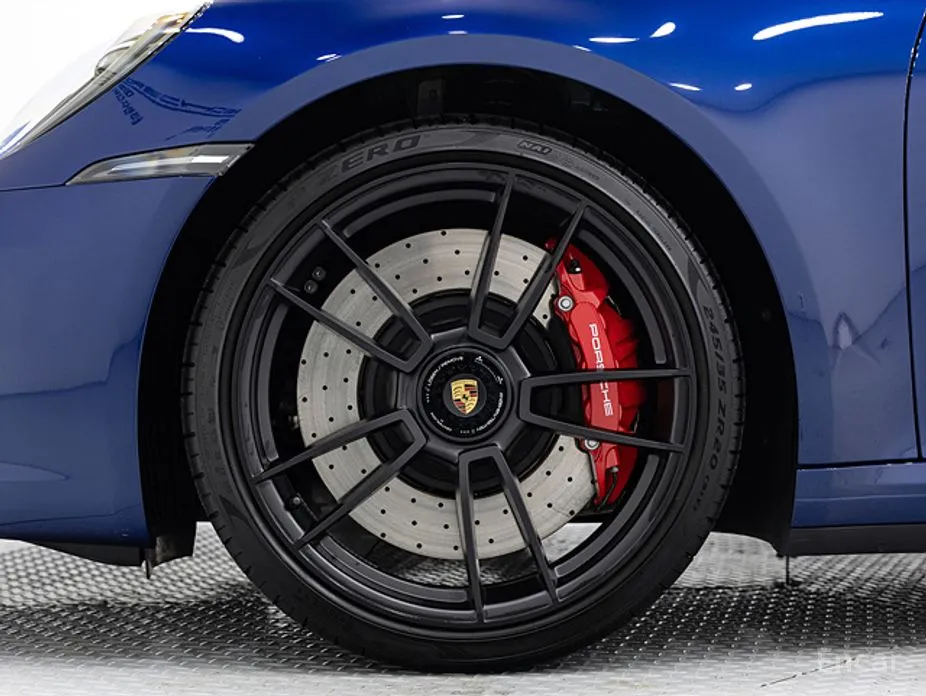 Porsche 911 2019 Carrera 4 GTS