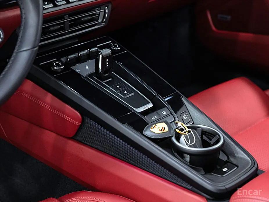 Porsche 911 2019 Carrera 4 GTS