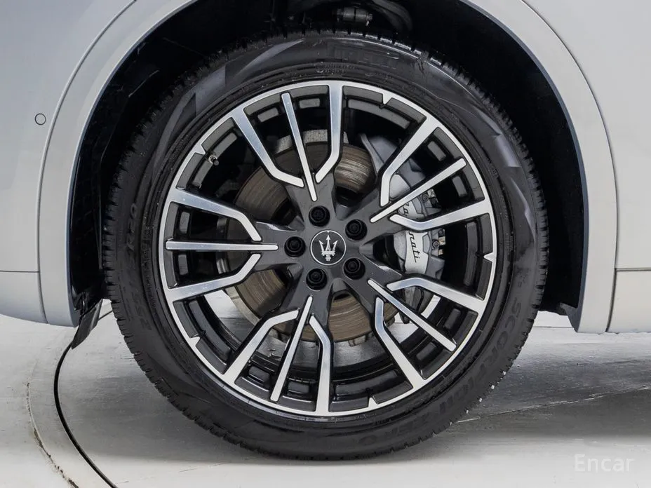 Maserati Grecale 2022 2.0 AWD GT Type P