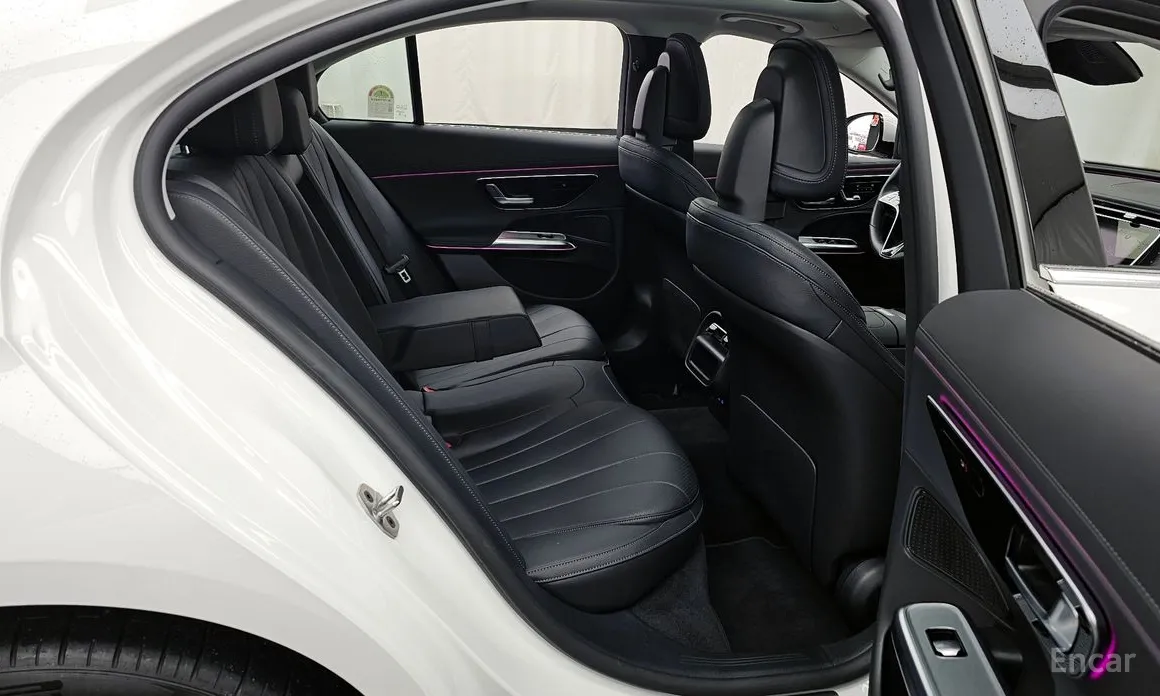 Mercedes-Benz E-Class 2024 E220d 4MATIC Exclusive