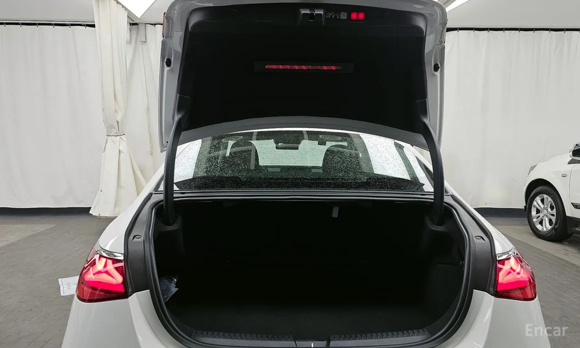 Mercedes-Benz E-Class 2024 E220d 4MATIC Exclusive