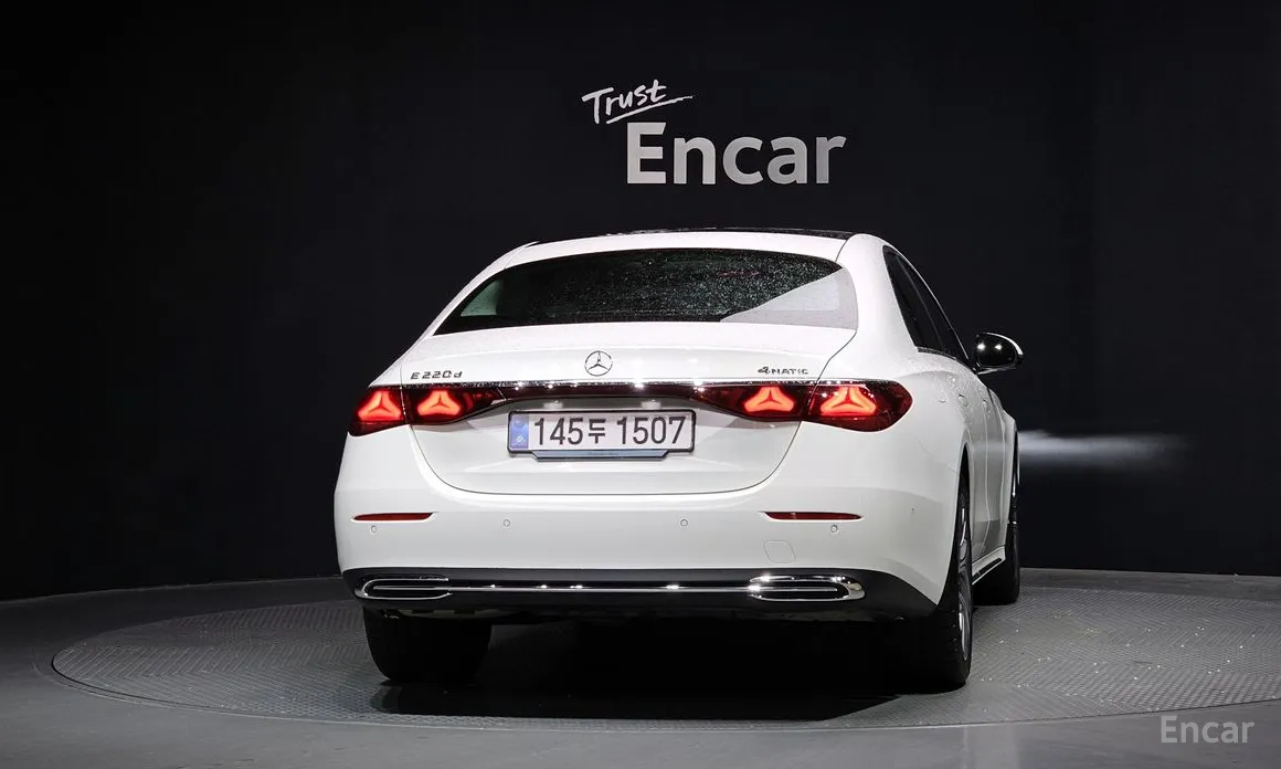 Mercedes-Benz E-Class 2024 E220d 4MATIC Exclusive