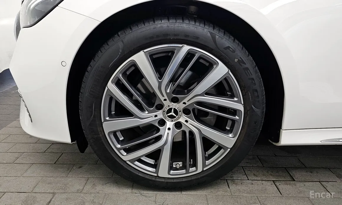 Mercedes-Benz E-Class 2024 E220d 4MATIC Exclusive