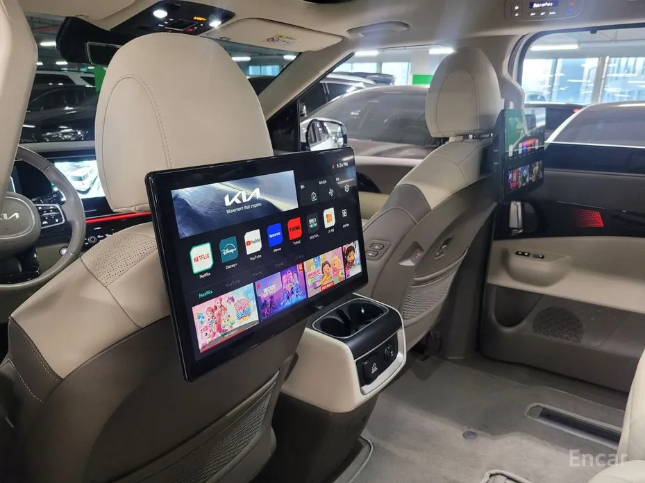 Kia Carnival 2023 Gasoline 7-Seater Signature