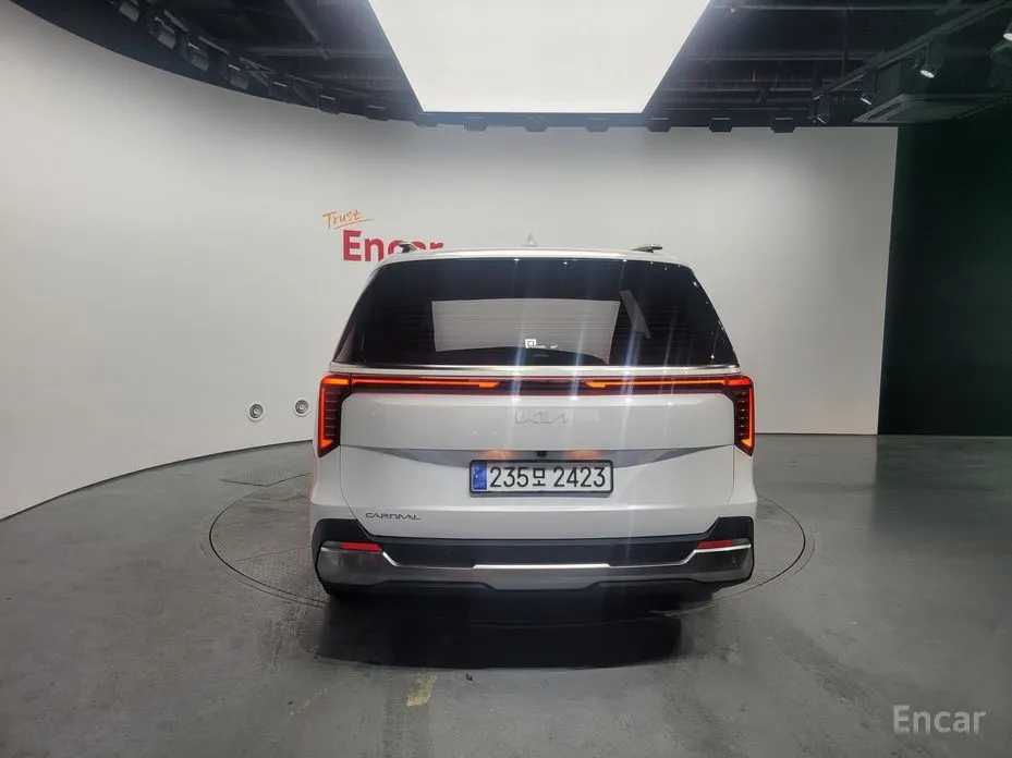 Kia Carnival 2023 Gasoline 7-Seater Signature