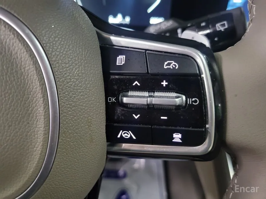 Kia Carnival 2023 Gasoline 7-Seater Signature