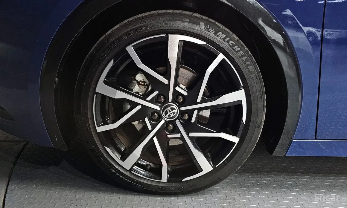 Toyota Prius 2023 2.0 PHEV XSE