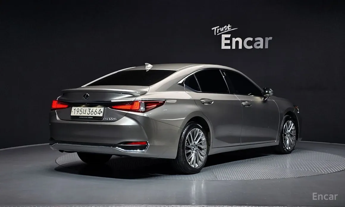 2018 Lexus ES