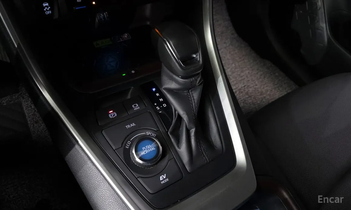 Toyota RAV4 2019 2,5 4WD Hybrid LTD