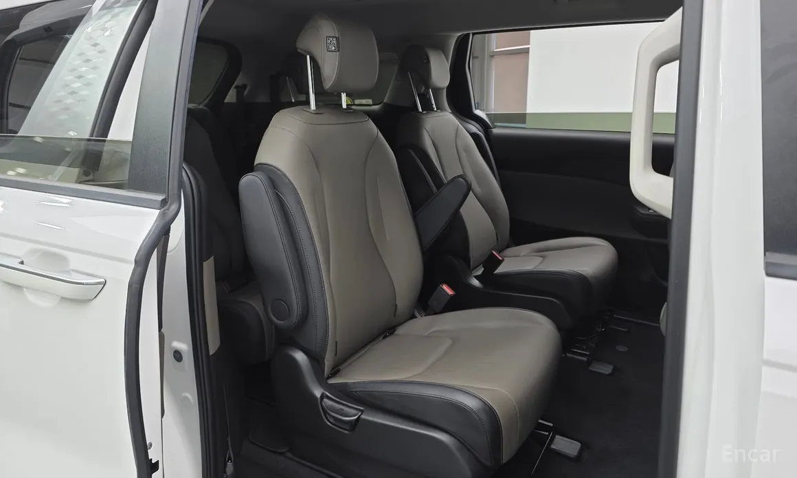 Kia Carnival 2023 9-Seater Prestige