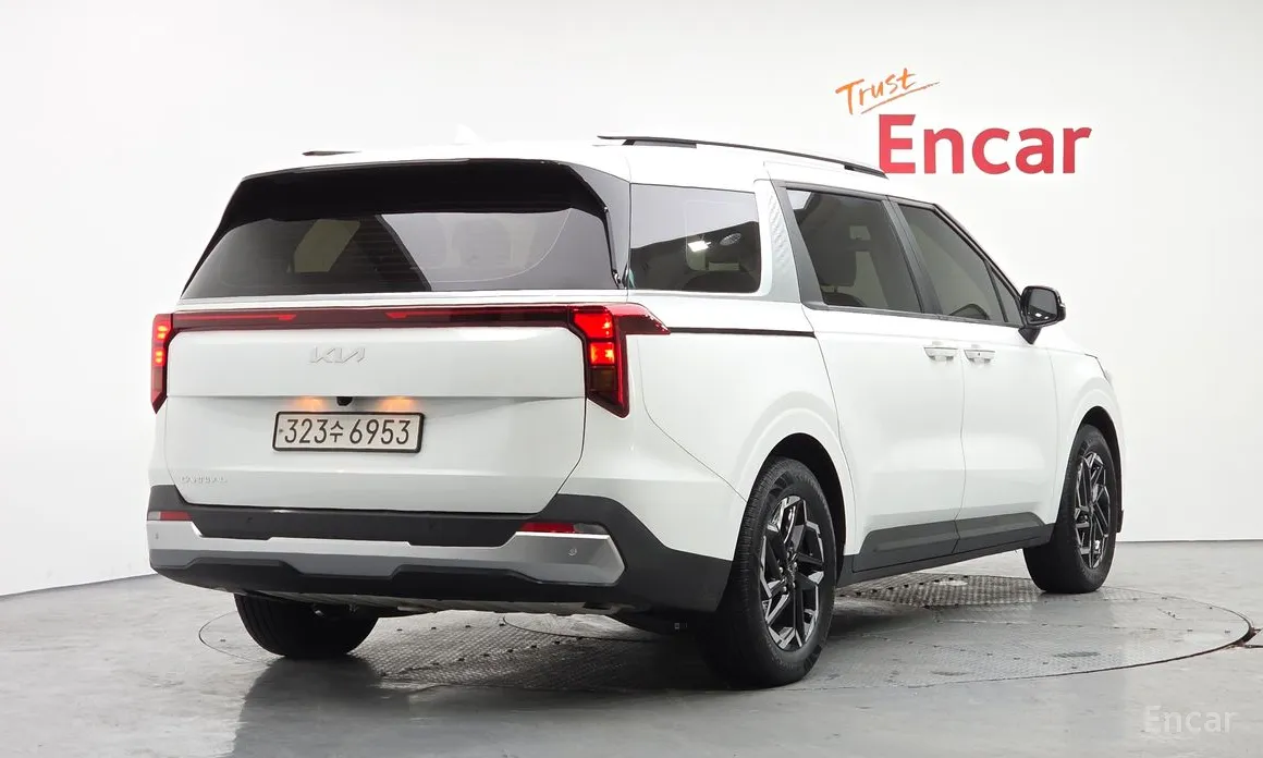 Kia Carnival 2023 9-Seater Prestige