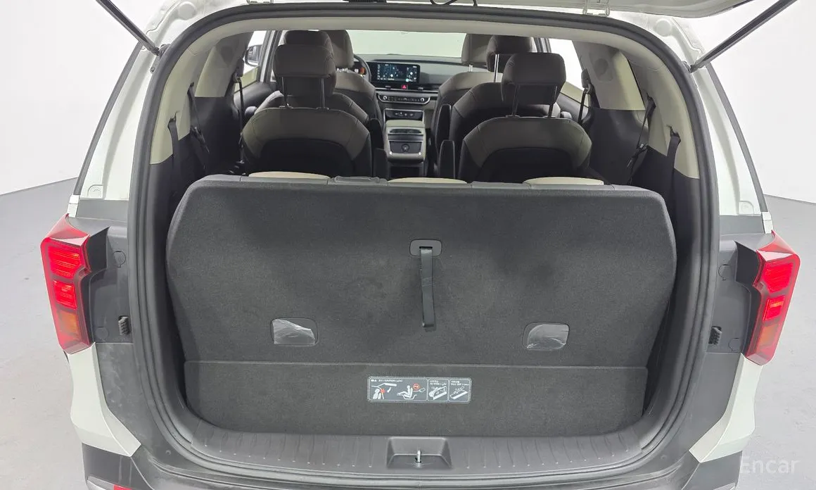 Kia Carnival 2023 9-Seater Prestige