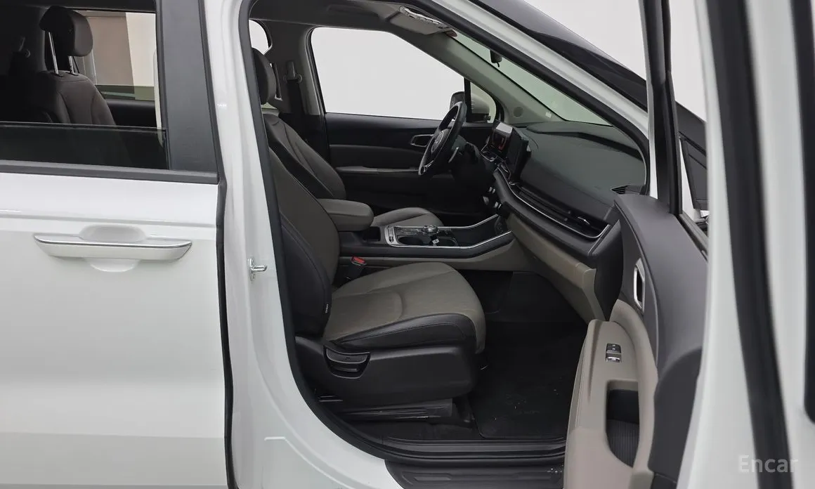 Kia Carnival 2023 9-Seater Prestige