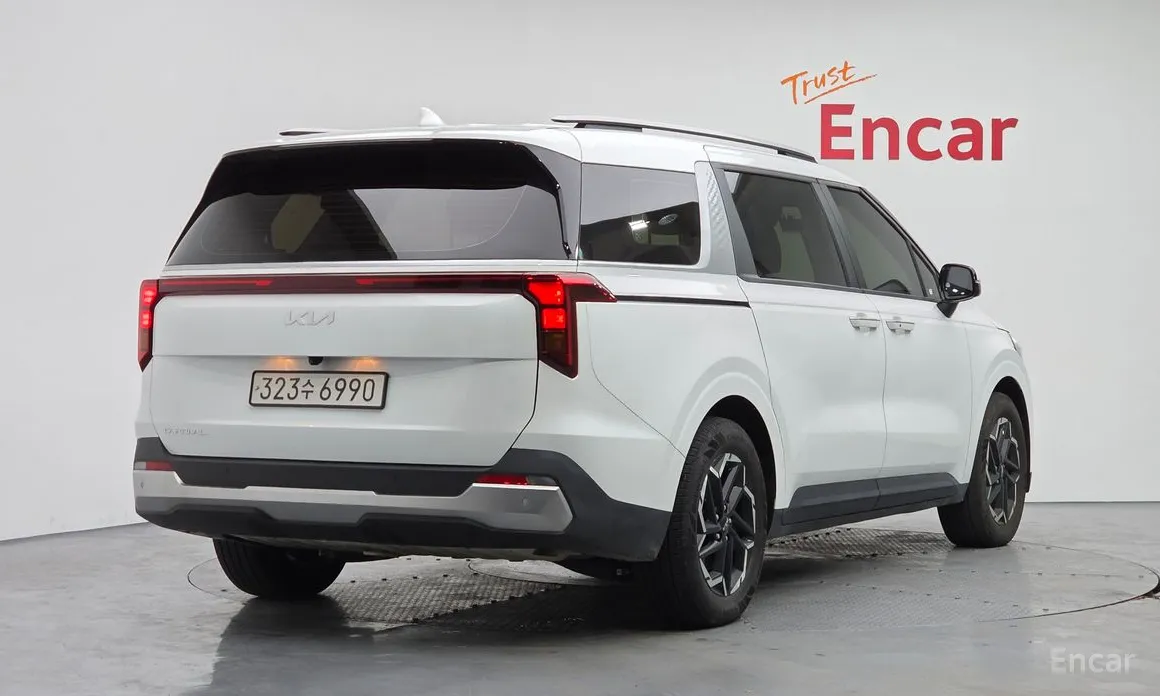 Kia Carnival 2023 9-Seater Prestige