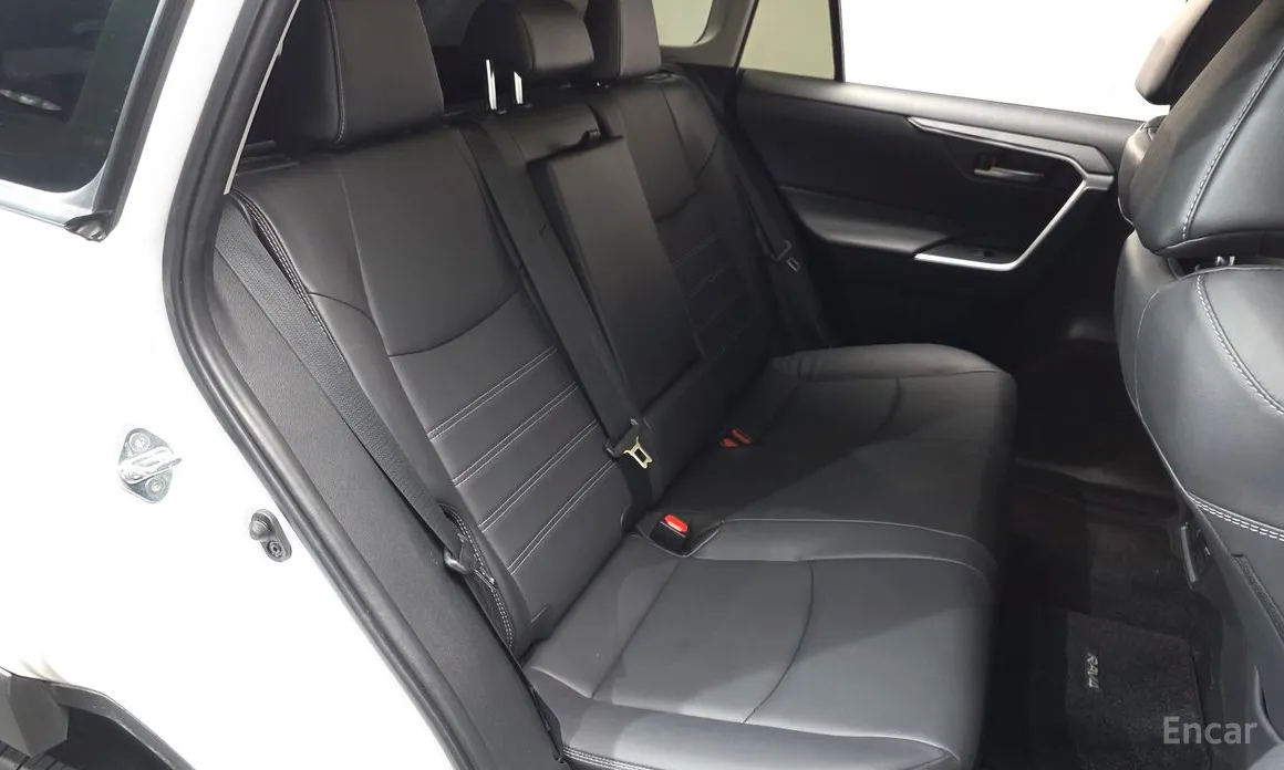 Toyota RAV4 2019 2.5 2WD Hybrid XLE