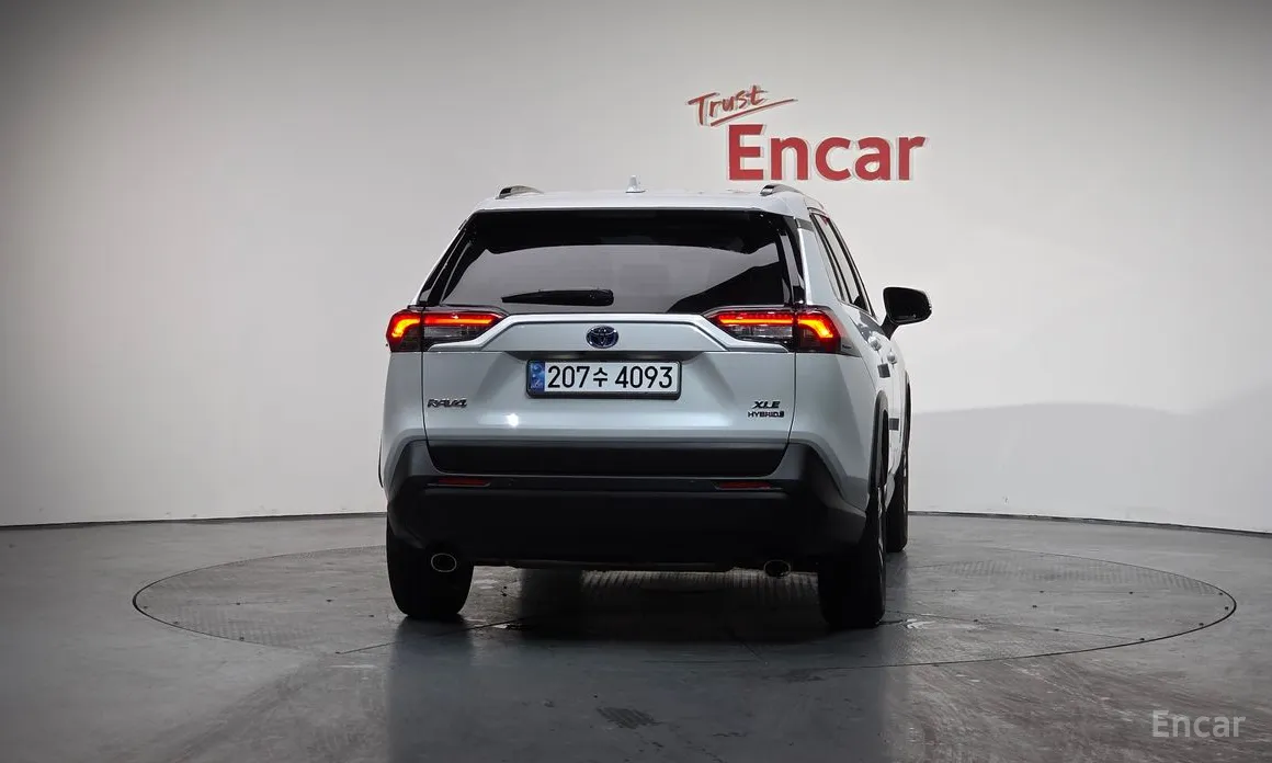 Toyota RAV4 2019 2.5 2WD Hybrid XLE