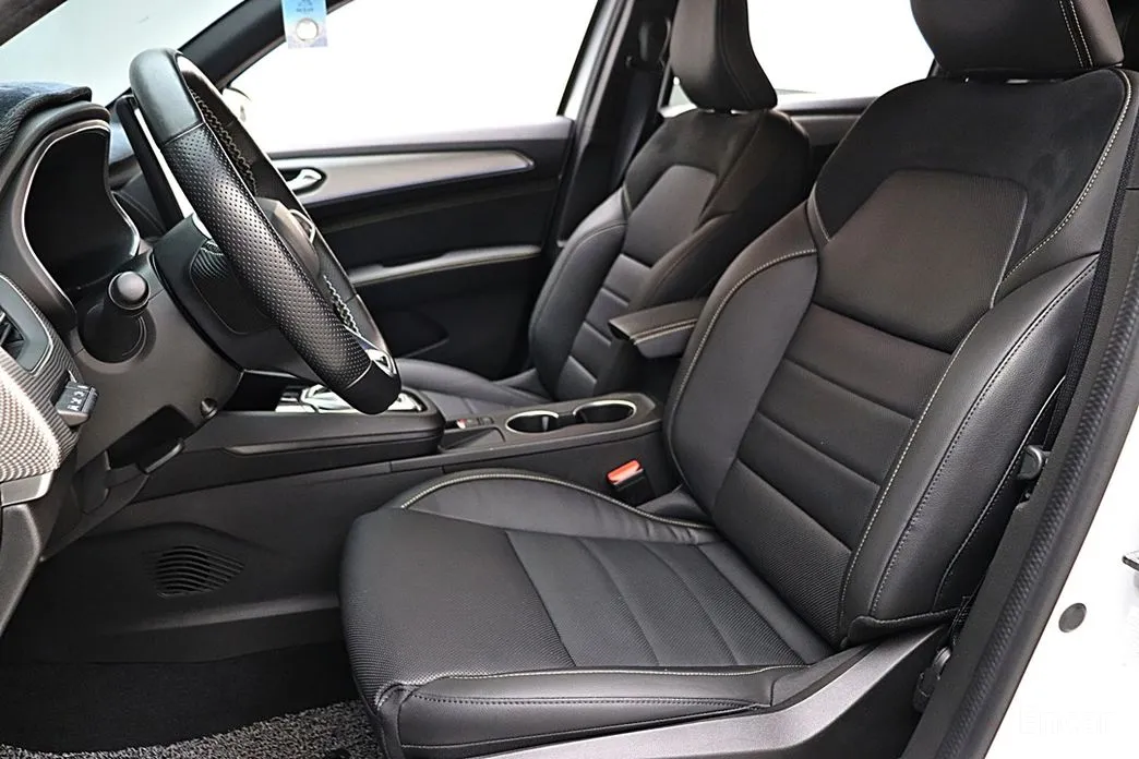 Renault Arkana 2024 1.6 E-TECH Iconic Design Package