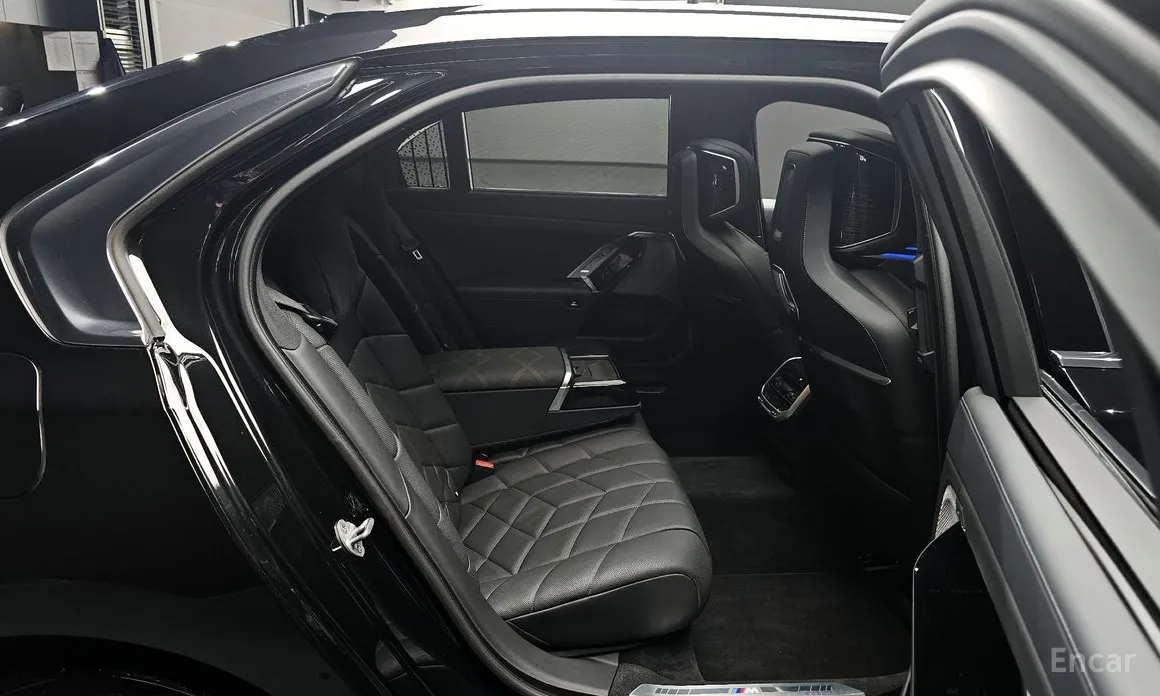 BMW 7 Series 2022 740d xDrive M Sport