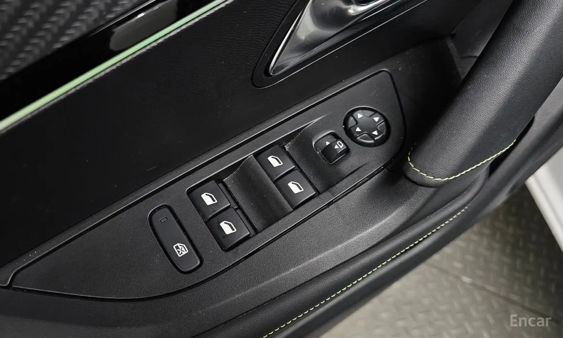 Peugeot 2008 2020 EV GT