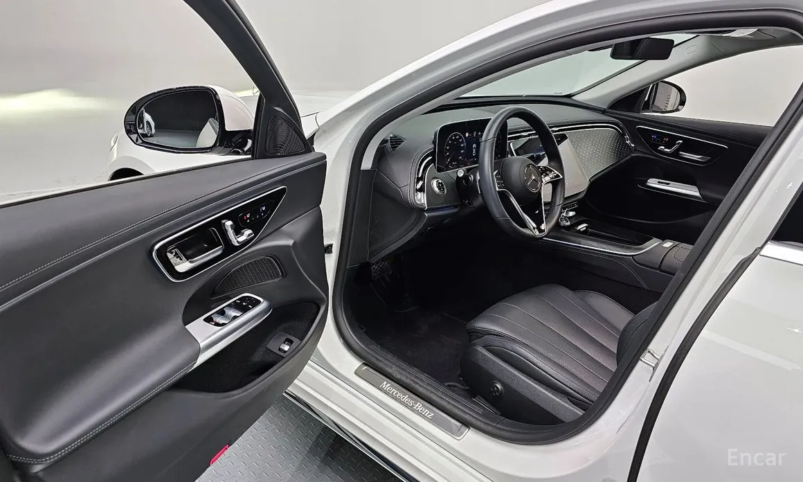 Mercedes-Benz E-Class 2024 E220d 4MATIC Exclusive