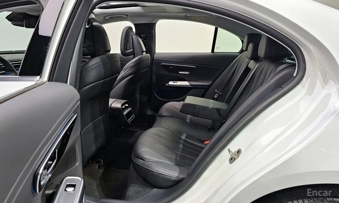 Mercedes-Benz E-Class 2024 E220d 4MATIC Exclusive