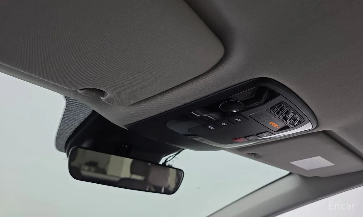 Kia Carnival 2023 9-Seater Prestige