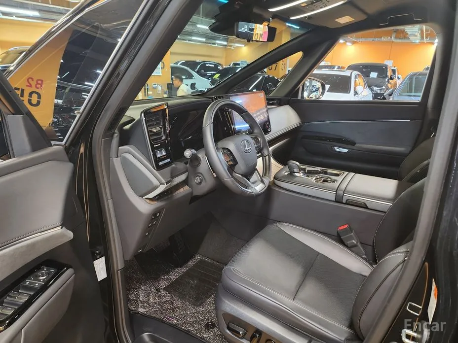 Lexus LM 2024 500h Executive