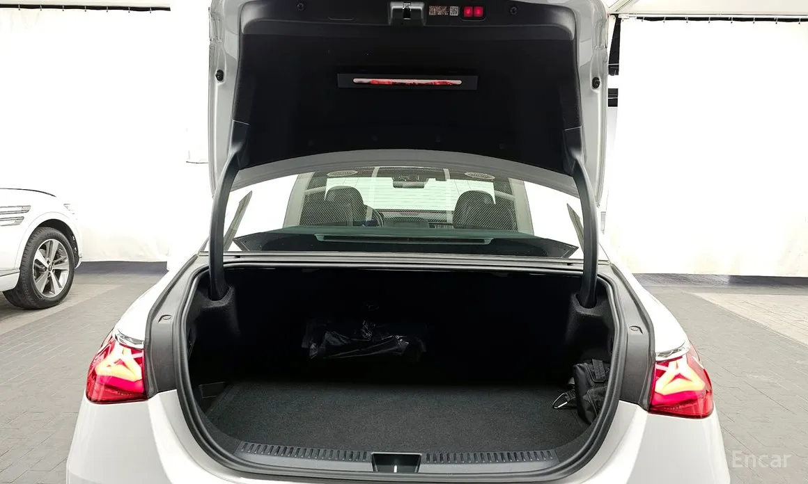 Mercedes-Benz E-Class 2024 E350e 4MATIC