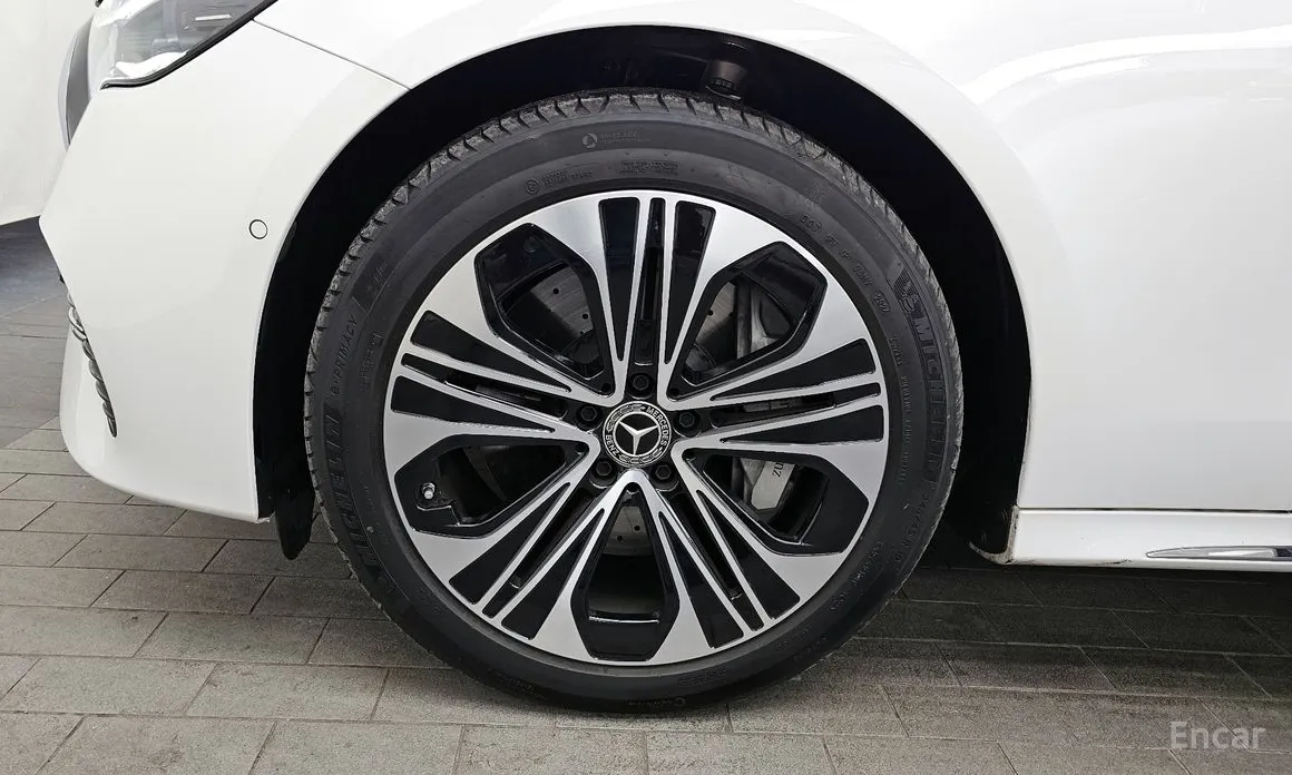 Mercedes-Benz E-Class 2024 E350e 4MATIC