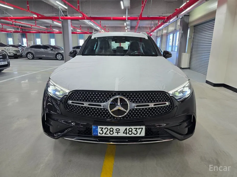 Mercedes-Benz GLC-Class 2023 GLC300 4MATIC AMG Line