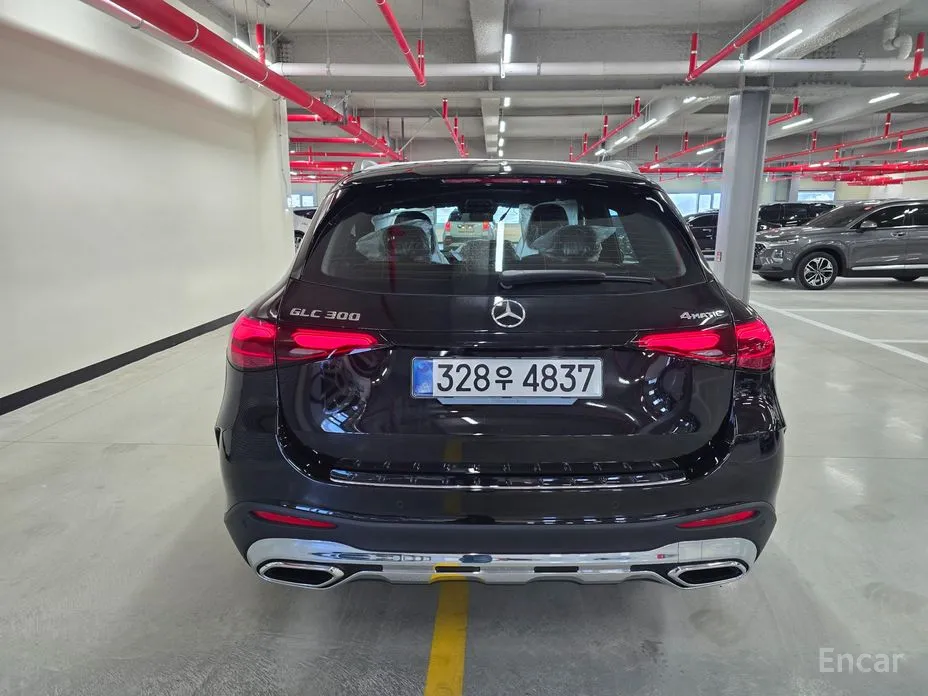 Mercedes-Benz GLC-Class 2023 GLC300 4MATIC AMG Line