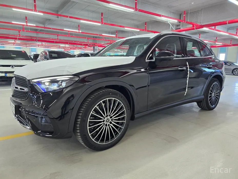 Mercedes-Benz GLC-Class 2023 GLC300 4MATIC AMG Line