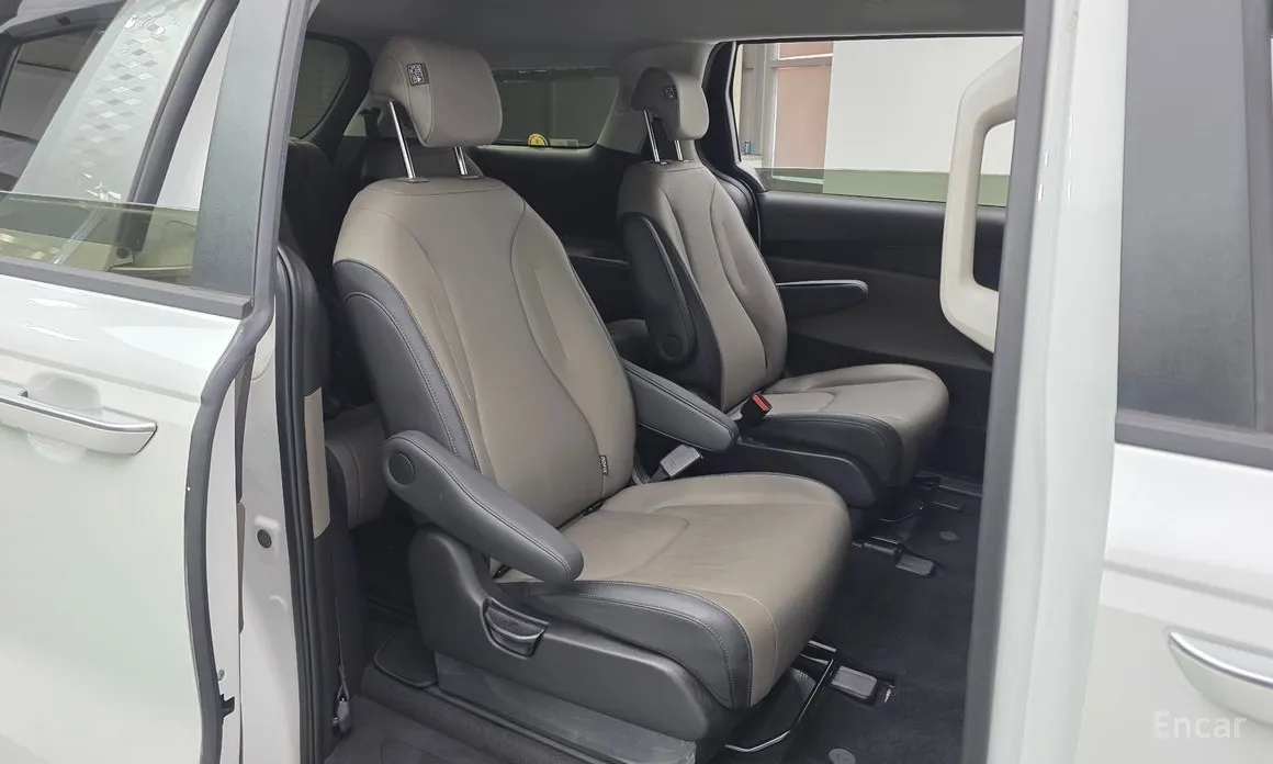 Kia Carnival 2023 9-Seater Prestige