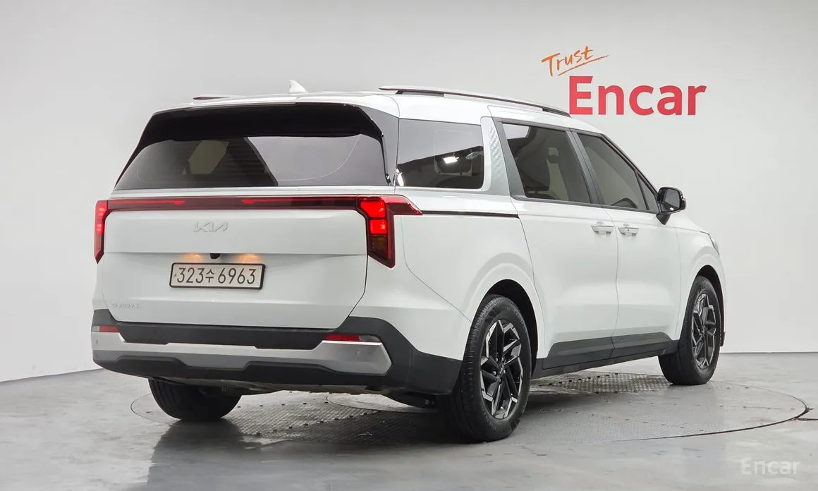 Kia Carnival 2023 9-Seater Prestige