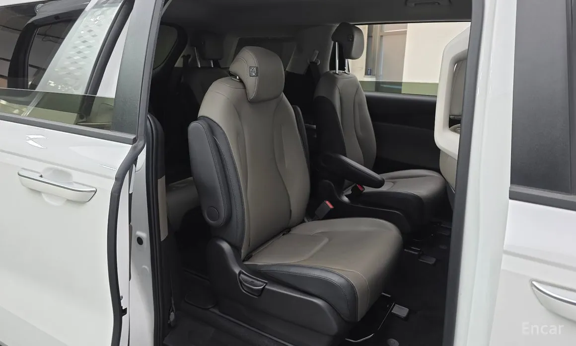 Kia Carnival 2023 9-Seater Prestige