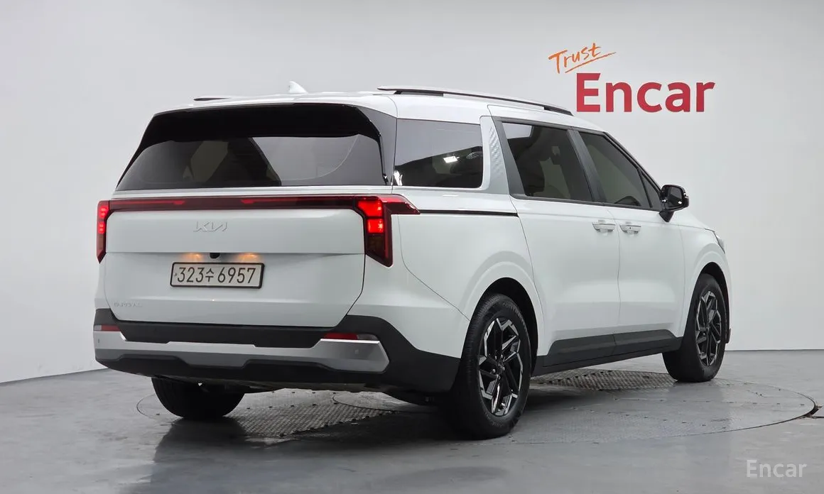 Kia Carnival 2023 9-Seater Prestige