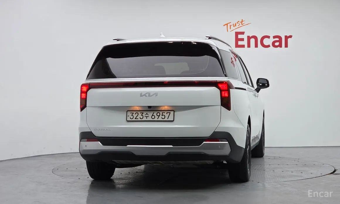 Kia Carnival 2023 9-Seater Prestige