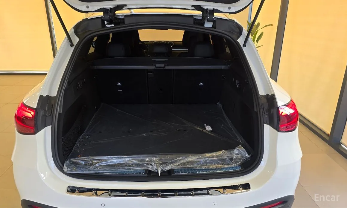 Mercedes-Benz GLC-Class 2023 AMG GLC43 4MATIC